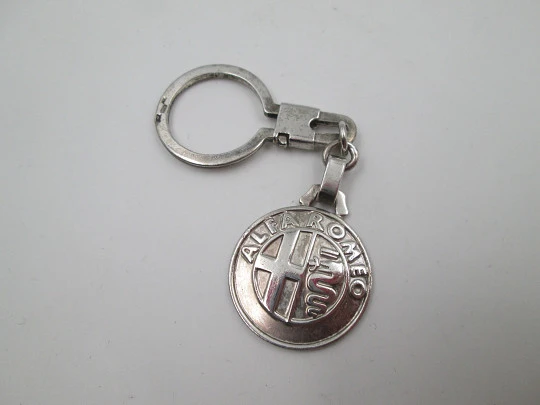 Alfa Romeo emblem circular keychain. 925 sterling silver. Chain and hook. Spain. 1980's