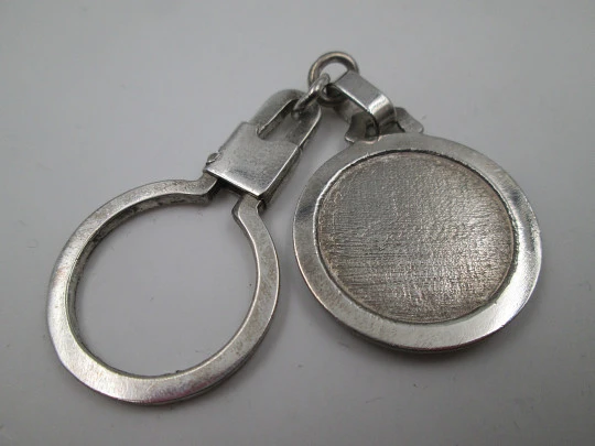 Alfa Romeo emblem circular keychain. 925 sterling silver. Chain and hook. Spain. 1980's