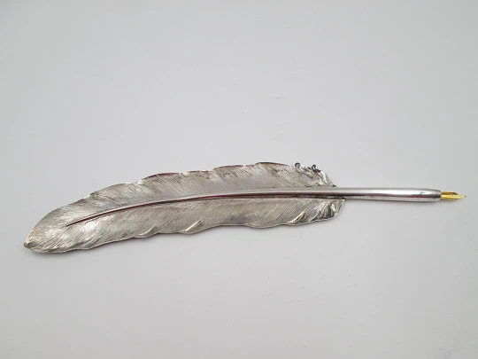 Bird's feather shape dip pen. 925 sterling silver. Golden nib. Spain. 1980's