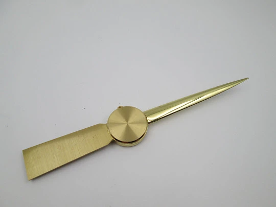 Buler letter opener clock. Gold plated metal. Manual wind. Calendar. Box. Swiss. 1970's