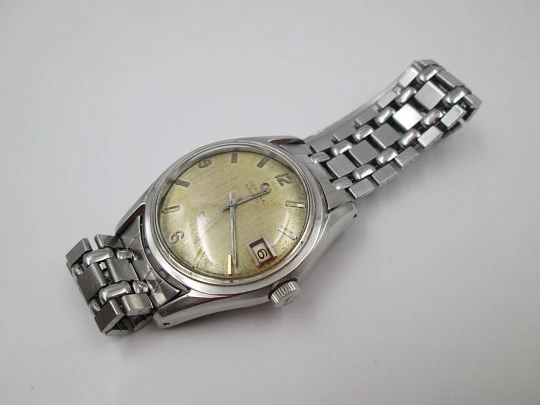 Certina DS Turtle. Stainless steel. Automatic. Calendar. Bracelet. Golden dial. 1970's