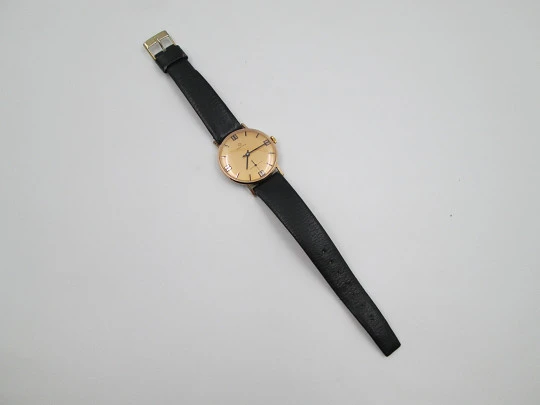 Certina. 20 microns gold plated & steel. Manual wind. Small seconds hand. Box. 1960's