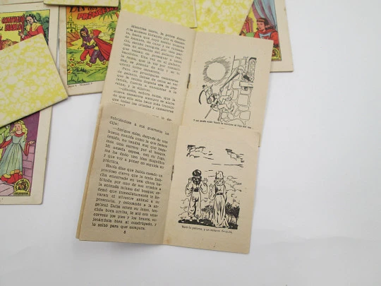 Collection of 16 illustrated children's stories. Treasure of Tales. Bruguera publisher. 1960's