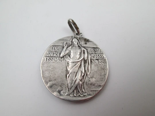 Coronation of the Virgin of Queralt (Berga) medal. Sterling silver. Hole and ring. 1916