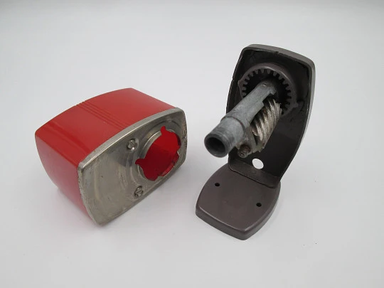 Coronet III (Velos) desk pencil sharpener. Red plastic and bitone metal. England. 1950's