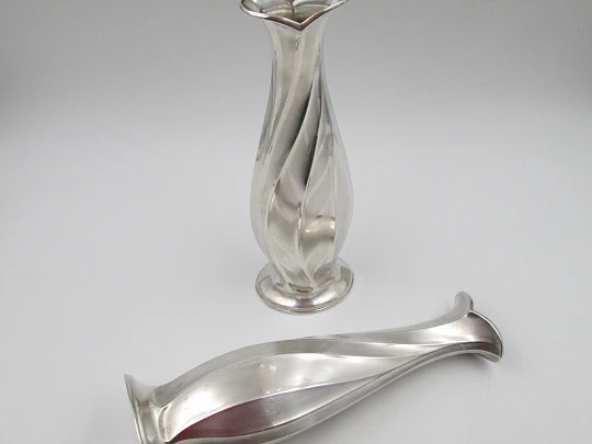 Couple modernist fine silver plated Hoka flower vases. Wavy body. Germany. 1930's