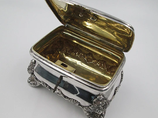 Desk jewellery box. Sterling silver and vermeil. Grapes and vine leaves motifs. Europe. 1940's