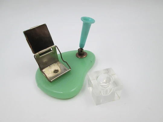 Desk table pen stand with inkwell. Green resin and plastic. Bitone metal. Europe. 1960's