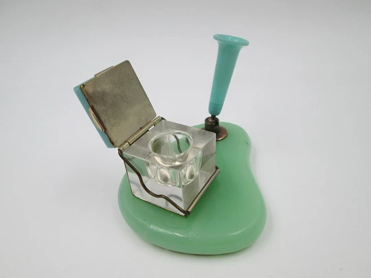 Desk table pen stand with inkwell. Green resin and plastic. Bitone metal. Europe. 1960's