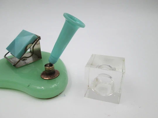 Desk table pen stand with inkwell. Green resin and plastic. Bitone metal. Europe. 1960's