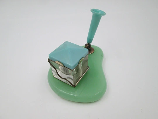 Desk table pen stand with inkwell. Green resin and plastic. Bitone metal. Europe. 1960's