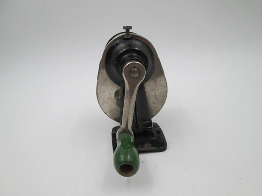 Desk table pencil sharpener. Metal & celluloid. Cylindrical cutter. Hand crank. 1940's. USA