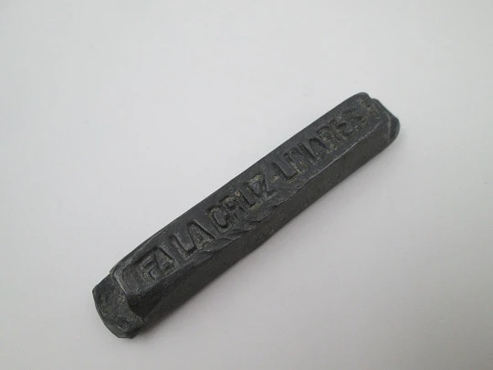 Desktop advertising lead paperweight. La Cruz Foundry. Rectangular shape. Spain. 1940's