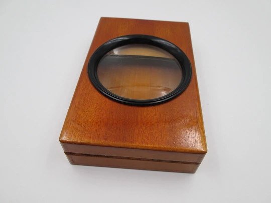 Desktop magnifying glass postcards and photos viewer. Mahogany wood and metal