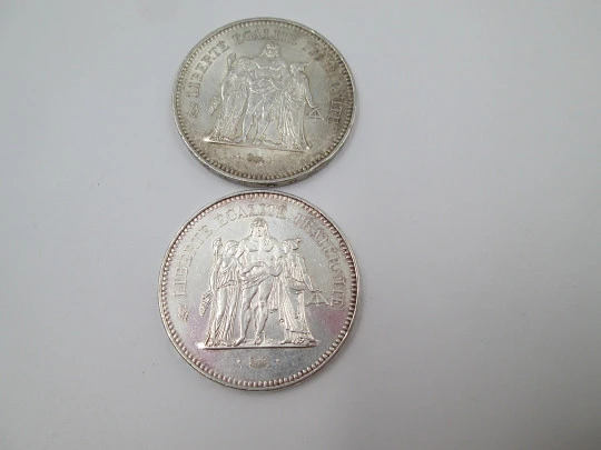 Dos monedas 50 francos República Francesa. Plata de ley. Hércules (Dupré). 1977-78