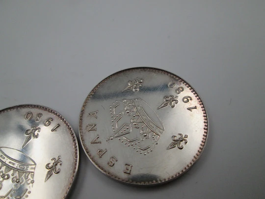 Estuche con diez monedas de plata de ley de la dinastía borbónica. España. 1980