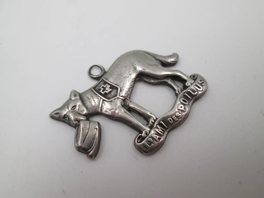 First Word War french Red Cross dog fund raising medal. Sterling silver. Ring on top. 1915