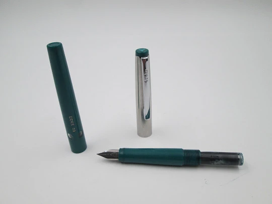 Geha fountain pen. Stainless steel and green plastic. Cartridge system. Germany. 1970's