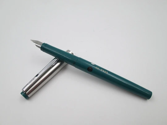 Geha fountain pen. Stainless steel and green plastic. Cartridge system. Germany. 1970's