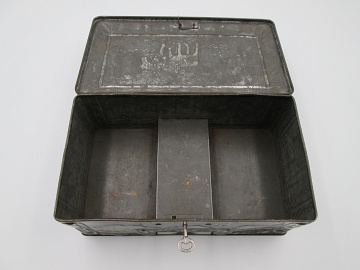 george bassett candy tinplate box lock drawer 1930