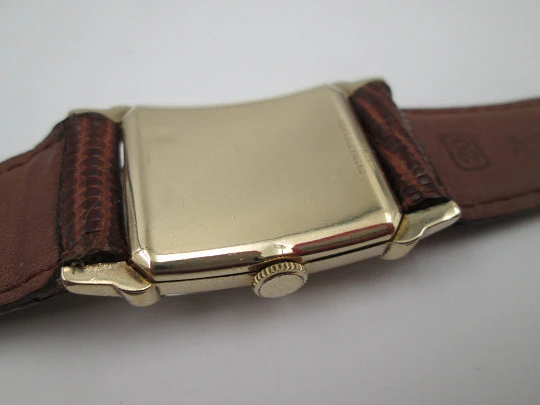 Gruen Curvex Precision art deco. 10k gold filled. Manual wind. Small seconds hand. 1940's