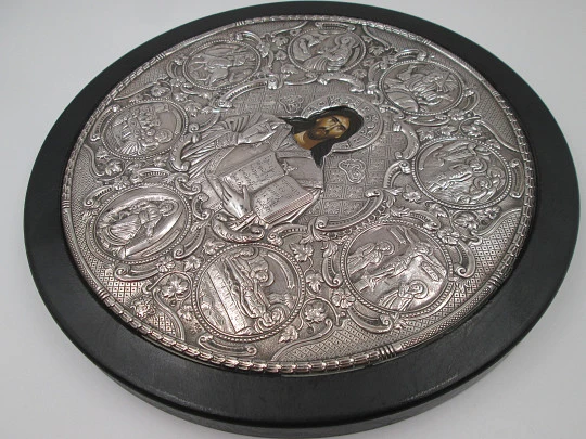 Icono bizantino circular Cristo Pantocrator. Plata de ley 950 y marco de madera. Grecia