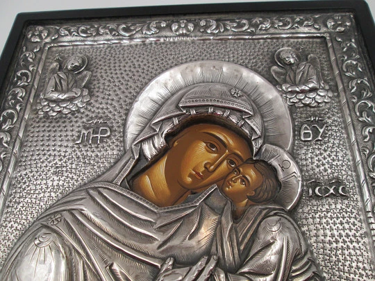 Icono bizantino rectangular Virgen con Niño. Plata de ley 950 y marco de madera. Grecia