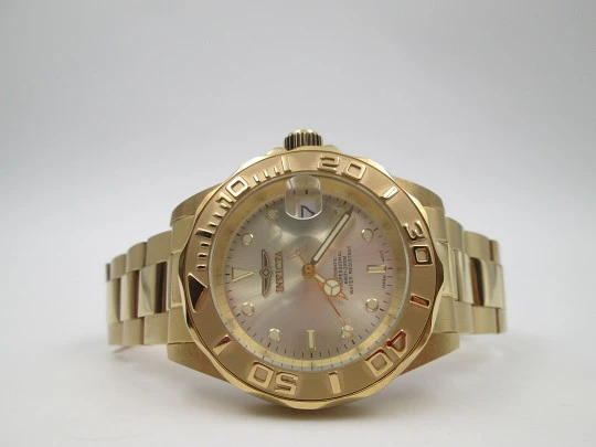 Invicta Pro DIver 9010. Golden stainless steel. Automatic. Calendar. Bracelet. Original box