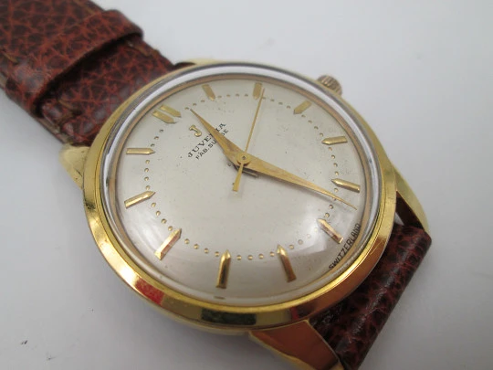 Juvenia wristwatch. 20 microns gold plated and stainless steel. Manual wind. 1950's. Swiss