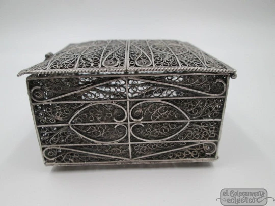 Ladie's filigree jewelry box. Sterling silver. Geometric motifs. Spain. 1970's