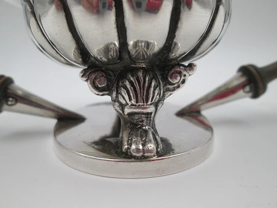 Manual cigarette burner. Sterling silver and wood handles. Spain (Madrid). 19th century