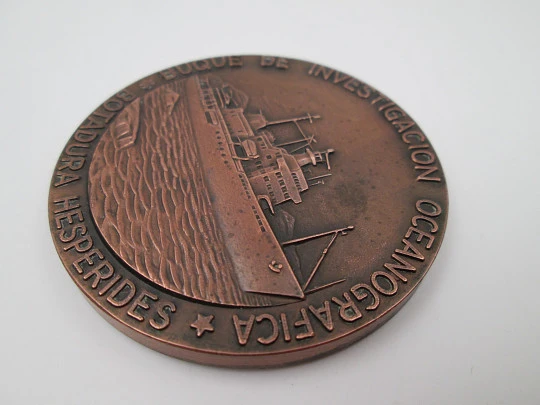 Medalla cobre botadura buque de investigación oceanográfica Hesperides. 1990