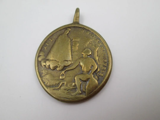 Medalla ovalada bronce Virgen del Remedio (Fuensanta) y Santísima Trinidad. Siglo XVIII