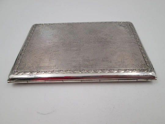 Men's rectangular cigarette case. Sterling silver & vermeil. Square pattern. 1940's