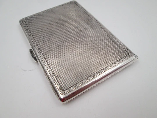 Men's rectangular cigarette case. Sterling silver & vermeil. Square pattern. 1940's