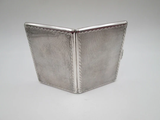 Men's rectangular cigarette case. Sterling silver & vermeil. Square pattern. 1940's