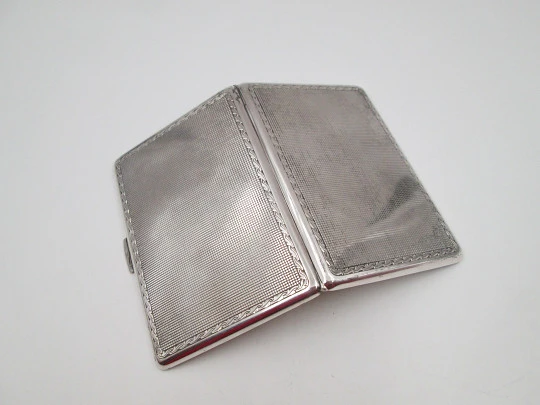 Men's rectangular cigarette case. Sterling silver & vermeil. Square pattern. 1940's