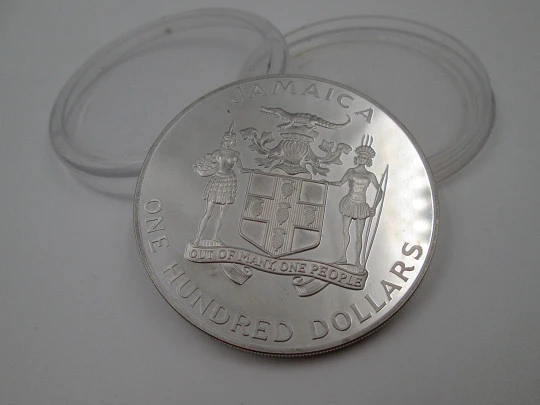 Moneda de cien dólares Mundial de Fútbol México 1986. Plata fina de ley. Jamaica