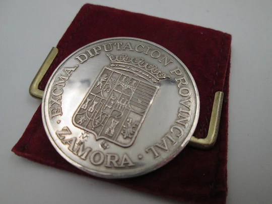 Moneda plata ley. Exposición filatélica ingreso en la CEE. Diputación Zamora. Funda. 1986