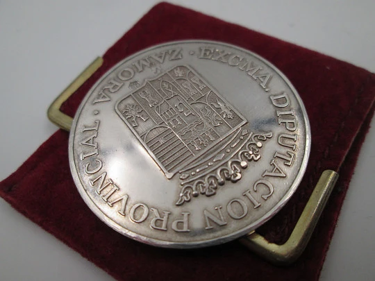 Moneda plata ley. Exposición filatélica ingreso en la CEE. Diputación Zamora. Funda. 1986