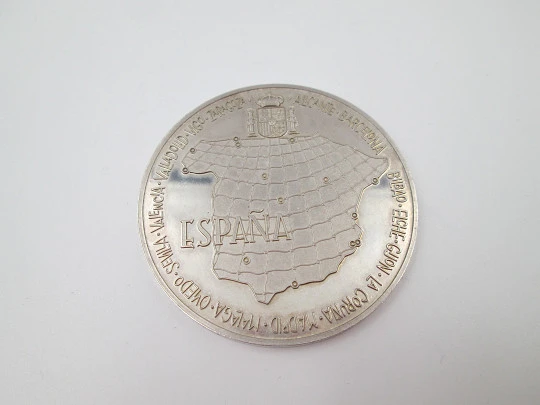 Moneda XII Campeonato Mundial de Fútbol España 1982. Plata de ley. Alto relieve