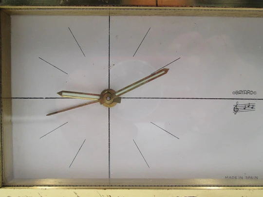 Obayardo musical alarm wind up clock. Bronze. White dial. Spain. 1960's