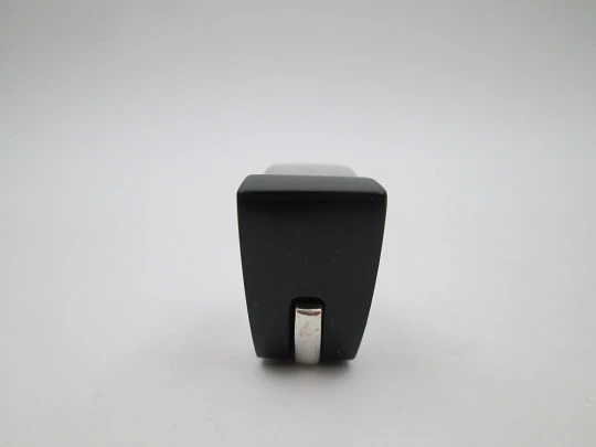 Oko women's fashion ring. 925 sterling silver and black stone. United States. 1980's