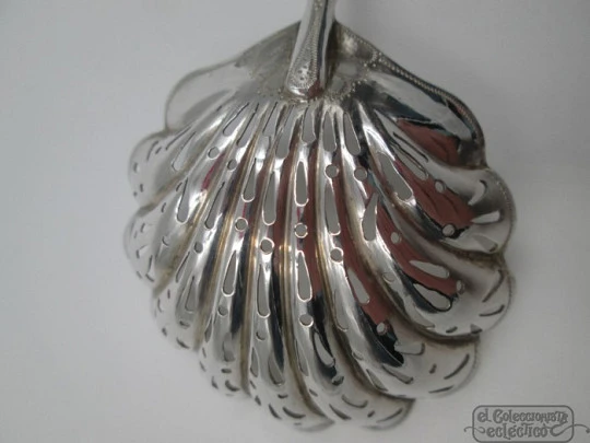 Olives serving spoon. 800 sterling silver. Openwork shell bowl. Box. Europe. 1940's