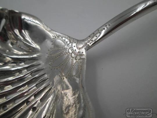 Olives serving spoon. 800 sterling silver. Openwork shell bowl. Box. Europe. 1940's