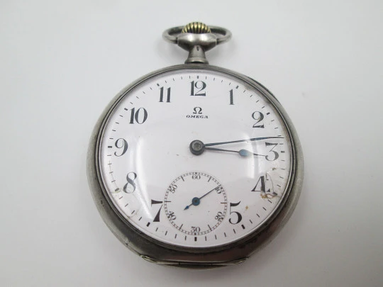 Omega. 900 sterling silver. Stem-wind. Open face. Seconds hand. Porcelain dial. 1920's