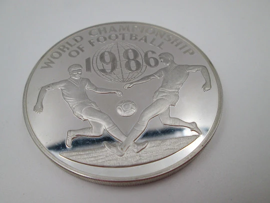 One hundred dollar coin Mexico 1986 World Cup. Fine sterling silver. Jamaica