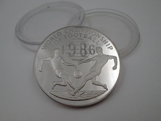 One hundred dollar coin Mexico 1986 World Cup. Fine sterling silver. Jamaica