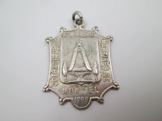 Our Lady of the Martyrs Brotherhood medal (Montiel). Silver plated metal. Spain. 1900