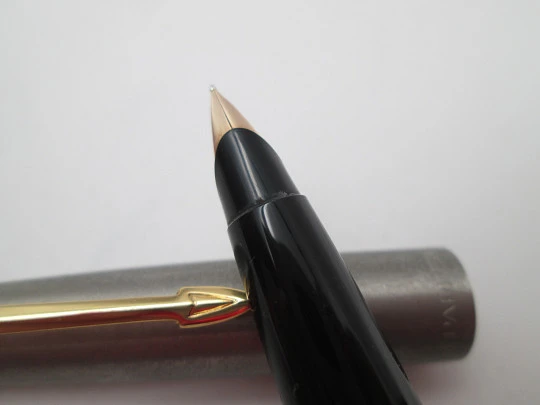 Parker 45 Flighter fountain pen and ballpoint set. Stainless steel & gold plated details. Box